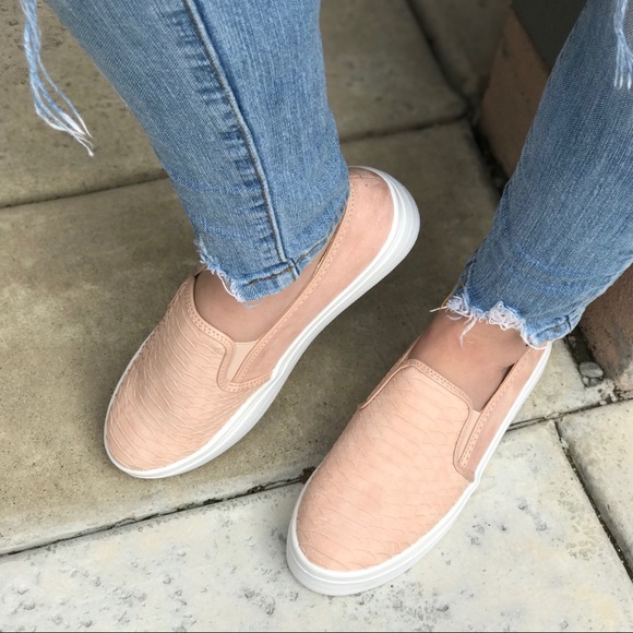 SIZE CLEARANCE‼️Peyton Slip on Sneakers-Salmon - Picture 5 of 7